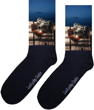 Camera - Opkikker Cadeau - Grappige sokken - Valentijns cadeau - Verjaardag cadeau - Oldschool - Leuke sokken - Vrolijke sokken - Luckyday Socks - Filmrol - Grappige cadeau - Kerstsokken - Vaderdag - Moederdag - Socks maken Happy - Onesize