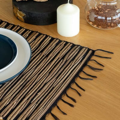Ancient Wisdom - Placemats - Seagrass fringe placemat zwart met franjes - tafelonderzetter - eettafel decoratie - waterhyacint - duurzaam