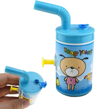 Kinderspuit Flesvorm - Waterpistool - Buiten Spelen - Realistische Straal - 6x6x11 cm - Meerdere Kleuren