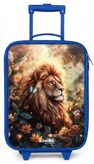 NoBoringSuitcases.com® - Kinderkoffer blauw - Kindertrolley jongen - Leeuw met vlinders in bloemrijke jungle - Koffer kind lichtgewicht - Reiskoffer trolley voor kinderen - Koffertje met lichtgevende wieltjes - Rolkoffer