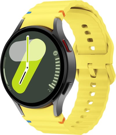 Strap-it Siliconen Wave bandje - Geschikt voor Samsung Galaxy Watch 7 (40 & 44mm) / Galaxy Watch 6 (Classic) / Galaxy Watch 5 (Pro) / Galaxy Watch 4 (Classic) - lichtgeel
