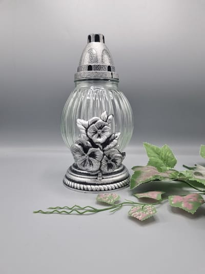Herdenkingslicht - R492f-sr - Zilver - Viooltjes - Grafkaars – Graflicht – Graflantaarn – Grafdecoratie - Windlicht