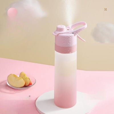 Tasse à eau à pulvérisation Tritan Légère à transporter Tasse à main Multifonctionnelle Fitness Anti-chute Tasse à eau Active Tasse en plastique pour étudiantes 650ML