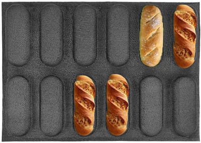 Siliconen Bakvorm voor 12 Hotdog Broodjes – Flexibel & Antiaanbak