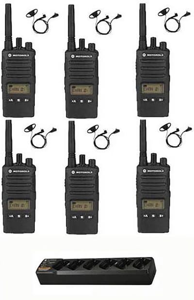 Set van 6 Motorola XT460 IP55 PMR446 met beveiliging oortje M1 2-Pins en multilader