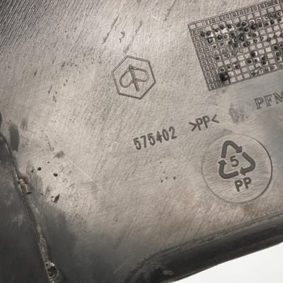 Sabot bas de caisse origine pour Scooter Piaggio 50 ZIP 2T AC 2009 à 2015 57540200G7 Neuf