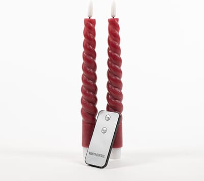 Anna's Collection LED dinerkaarsen swirl - bordeaux rood - 2x st - 23 cm