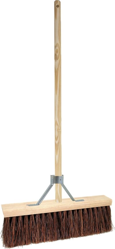 Betra Buitenbezem - FSC hout - natuurvezel - 45 x 130 cm - tuinbezem