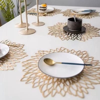 Cosensi- Placemat 8 Stuks - Hittebestendig - Uitgehold Design - Antislip - Lichtgewicht - Duurzaam PVC - Tafelmat