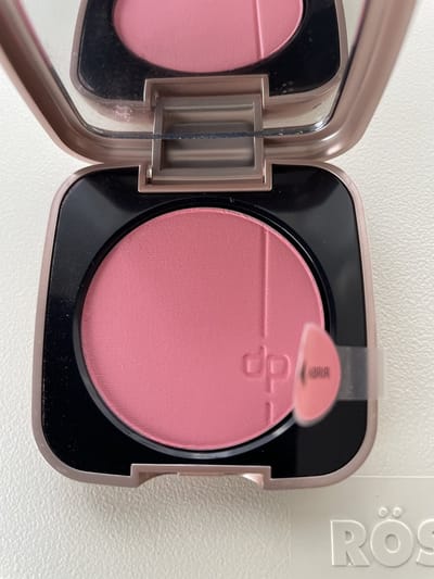 Deliplus blusher donkerrose Van het mooie Spaanse merk Deliplus. Blijft lang zitten.