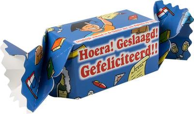 Snoeptoffee - Geslaagd - Gefeliciteerd - Gevuld met Snoep - In cadeauverpakking met gekleurd lint