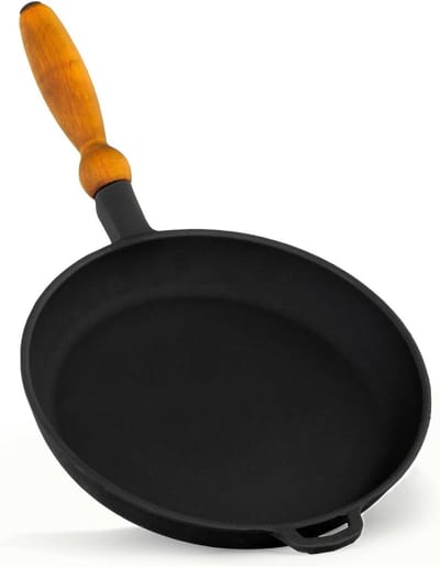 Universal 4BIG.fun 26-cm Cast Iron Frying Pan | Low Profile for Stewing and Frying | All Heat Sources | Grill and Fire with Handle | Induction Compatible | Black Uncoated