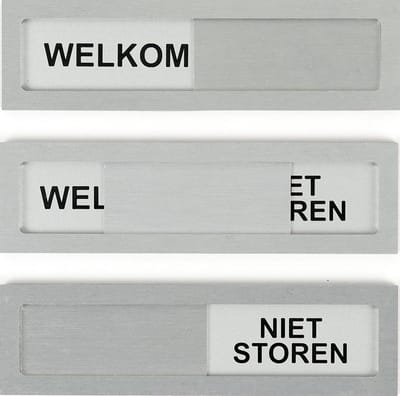 Schuifbordje Welkom Niet storen - Grijs Zwart Aluminium - 10 cm x 2,8 cm x 0,4 cm - Bevestiging dubbelzijdige plakstrip -Promessa-Design.