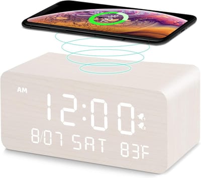 Houten Digitale Wekker met Draadloos Opladen en Helderheidsdimmer