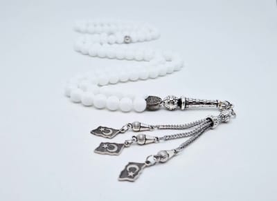 Handgemaakte tesbih natuursteen "Witte Agaat" - Aantal kralen 99 - Diameter kralen 8MM - met metaal tassel "Turkiye" - Een mooi cadeau-idee