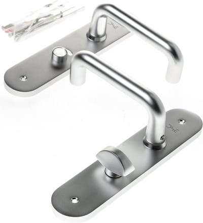 Deurkrukgarnituur aluminium op schild 45x210mm, D-model F1 afgerond model WC 8x63 RS
