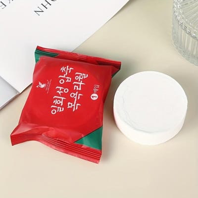 1 pièce de serviette de bain compressée en tablette portable, serviettes extensibles en microfibre pour la natation, les voyages, la randonnée, idéales pour le camping en plein air 1pc red