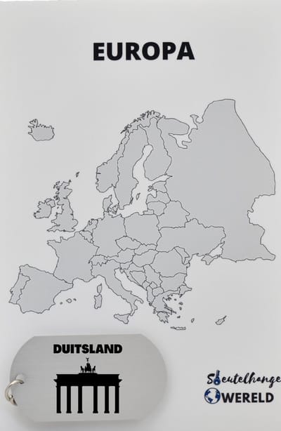 Duitsland Sleutelhanger inclusief kaart – Duitsland cadeau – beste land- Leuk kado voor je Vriend om te geven - 2.9 x 5.4CM