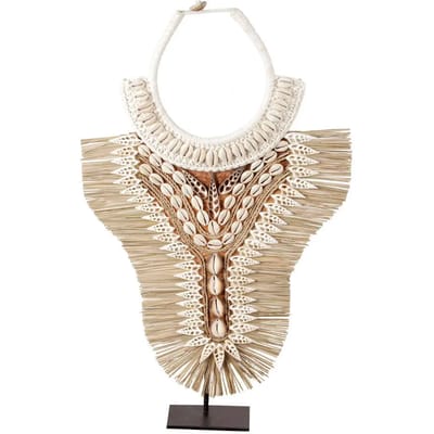 J69 Schelpenketting Op Standaard
