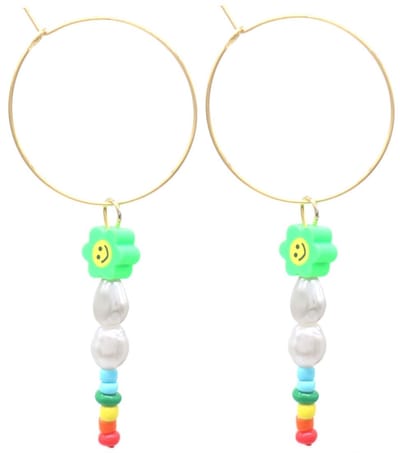 Oorbellen - ringen - oorringen - hanger - smiley - bloemetje - kralen - multicolor - goudkleurig - parelmoer - accessoire - sieraad - vrouwen - dames - zomer - vrolijk - tijdloos – hip