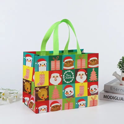 Without Lemon - Set van 6 - Kerst Cadeau Tassen - Christmas Gift bags - Non woven - Licht - Duurzaam - Herbruikbaar - Kerst - Cadeau's - 32x25x17cm - Versie: D