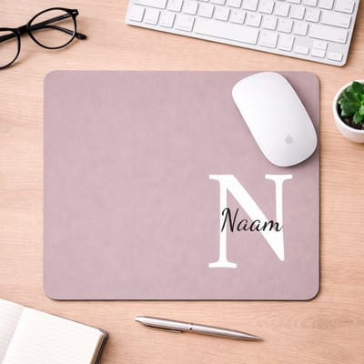 Muismat - Kleur Pastel Paars - Gepersonaliseerd met jouw Letter en Naam - Anti slip - Muismatten - Cadeau - Formaat 22,5 cm x 19 cm