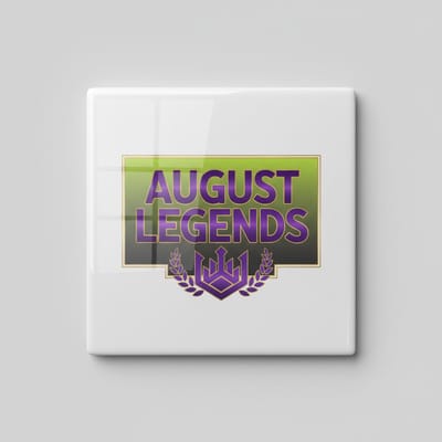 Verjaardag Quote Keramische Tegel “August Legends” – Stoer Kroon Embleem Wanddecoratie – 15 x 15 cm