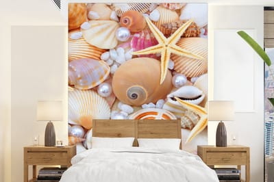 Behang - Fotobehang Schelpen - Parels - Zeesterren - Strand - Breedte 195 cm x hoogte 260 cm
