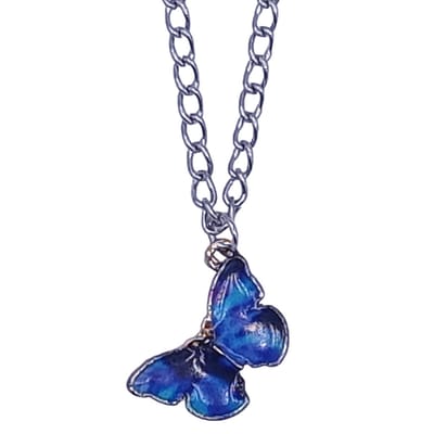Minimalistische Zilverkleurige Ketting met Blauw Vlinder Hangertje – 45 cm