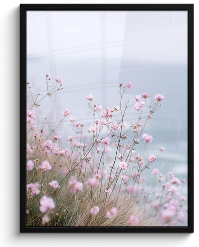 Poster in lijst - Fotolijst 60x80 cm - Posters - Klif - Bloemen - Zee - Roze - Posterlijst zwart - Decoratie - Wanddecoratie woonkamer - Muurdecoratie slaapkamer