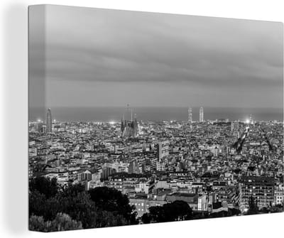 Canvas Schilderij Barcelona skyline bij schemering - zwart wit - 30x20 cm - Wanddecoratie