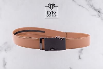 Lichtbruine lederen riem zonder gaatjes met automatische gesp voor heren ( model A010 )