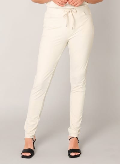 BASE LEVEL Tiana Bottoms - Sand - maat W48 / L30