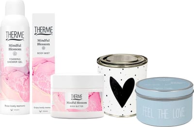 Therme Cadeauset Mindful Blossom Feel The Love - Therme Body Mist 60 ml Mindful Blossom - Therme Mini Body Butter 75g Mindful Blossom - Therme Shower Foaming 200 ml Mindful Blossom - My Flame Kaars Blikje Feel the Love