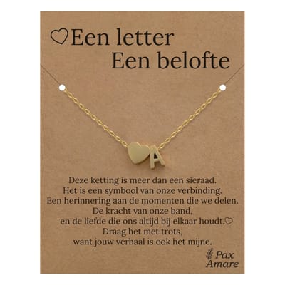Letter A ketting op Cadeau Kaartje - Een letter, een belofte - 45cm Goudkleurig Stainless Steel - Initiaal & Hartje Hanger - Pax Amare