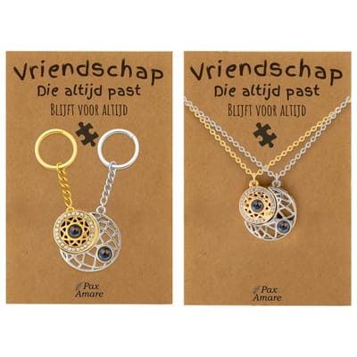 BFF Ketting + Sleutelhanger voor 2 'Vriendschap die altijd past' - Rondjes ILY IN 100 TALEN - Bundel op Cadeau Kaartje - Goudkleurig & Zilverkleurig - Vriendschap Symbool - Pax Amare