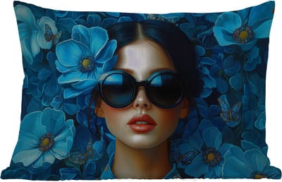 Buitenkussens - Tuin - Vrouw - Bloemen - Blauw - Aesthetic - Luxe - 50x30 cm