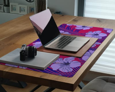 Coloray Bureau Onderlegger - Tropische compositie Bureau Onderlegger Groot - 100 cm x 50 cm - Rood Bureau Onderlegger - Bureau Onderlegger XXL - Computer Mat - Bureau Pad - Bureau Mat