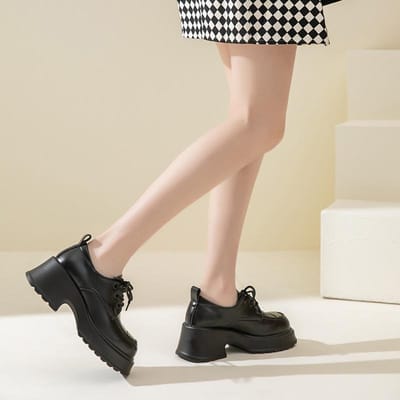 Zwart Kleine Leren Schoenen met Dikke Zool Dames Leer Nieuwe Stijl Vetersluiting Britse Stijl Instappers Loafers Enkele Schoenen 40