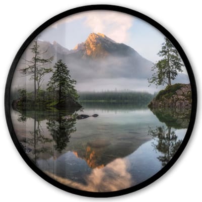 Poster in lijst Rond - Fotolijst 40x40 cm - Posters - Water - Landschap - Berg - Bomen - Ronde posterlijst zwart - Decoratie - Wanddecoratie woonkamer - Muurdecoratie slaapkamer