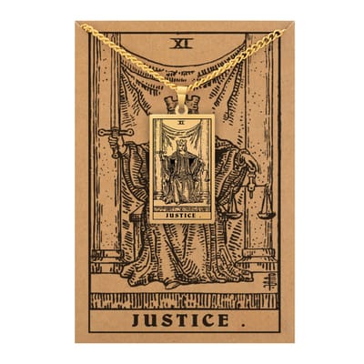 Tarot Ketting XI: Gerechtigheid / Justice - Inclusief Rider-Waite Kaart - Goudkleurig Stainless Steel - 60cm - Pax Amare