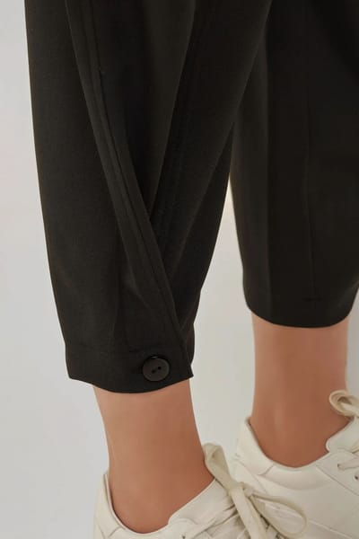 Hoge Taille Tapered Broeken met Tailleknopdetail