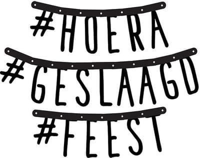 Letterslinger #hoera #geslaagd # feest - Geslaagd - Slingers - Versiering - Decoratie - Middelbare school - Jongens - Meisjes - Karton - zwart