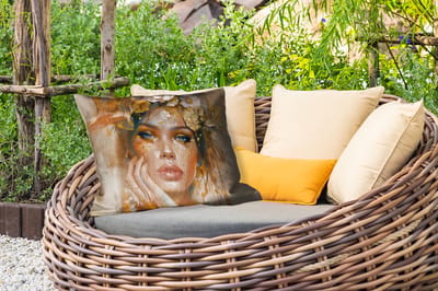 Buitenkussens - Tuin - Vrouw - Bloemen - Goud - Portret - 50x30 cm