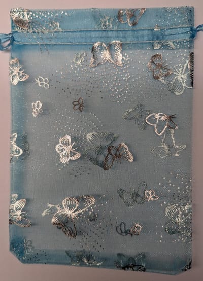 Organza zakjes - Mooi - 9 x 12 cm - 20 stuks – Prachtig – Delicaat – Snoep – Sieraden – Kleine cadeautjes – Decoratie – Feesten – Geschenkjes – BLAUW MET VLINDERS - Cadeauverpakking R 9X12
