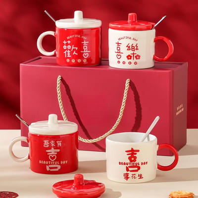 Huwelijksgeschenk met Deksel Lepel Mijn Familie Heeft een Huwelijksgeschenkdoos Keramische Kop Feestelijke Mok Hoogwaardige Kop met Grote Capaciteit 400ML red