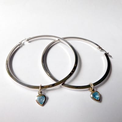 Hetty'S - Elegante - zilveren oorringen - met hartje van Topaas - Maat 60 mm
