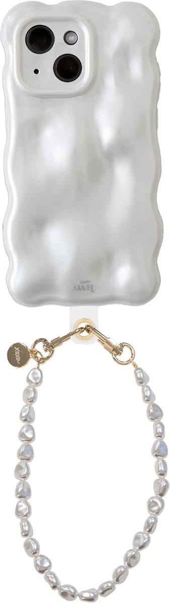 xoxo Wildhearts Bubbly case White with Cord - Geschikt voor iPhone 13 - Hoesje met bobbeltjes inclusief parelketting - Kort Pearlfection koord - Krullende golfvorm - schokbestendig - Telefoonhoesje met koord - Koord ook afneembaar - Wit