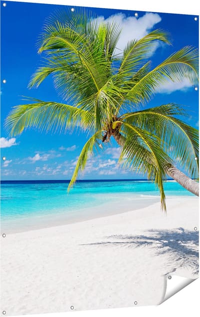 Gards Tuinposter Tropisch Strand met een Palmboom - 120x160 cm - Tuindoek - Tuindecoratie - Wanddecoratie buiten - Tuinschilderij