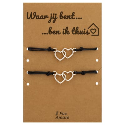 Koppel Armbandjes voor 2 "Waar jij bent, ben ik thuis" - Verbonden Hartjes - Vriendschapsarmbandjes met Liefdevol Cadeau Kaartje - Zilverkleurig - Elastisch Verstelbaar - Pax Amare